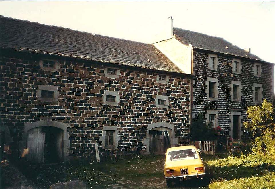 la maison de ma tante Edith Léa ROYER et de mon oncle Elie DOLMAZON à Les Vastres Les Pennes en septembre 1972