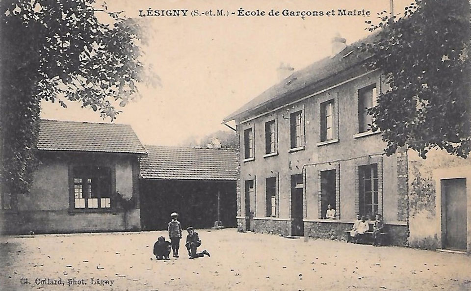 Lésigny Ecole de Garçons et Mairie