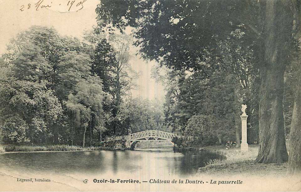 0zoir-la-Ferrière Château de la Doutre La passerelle en 1905