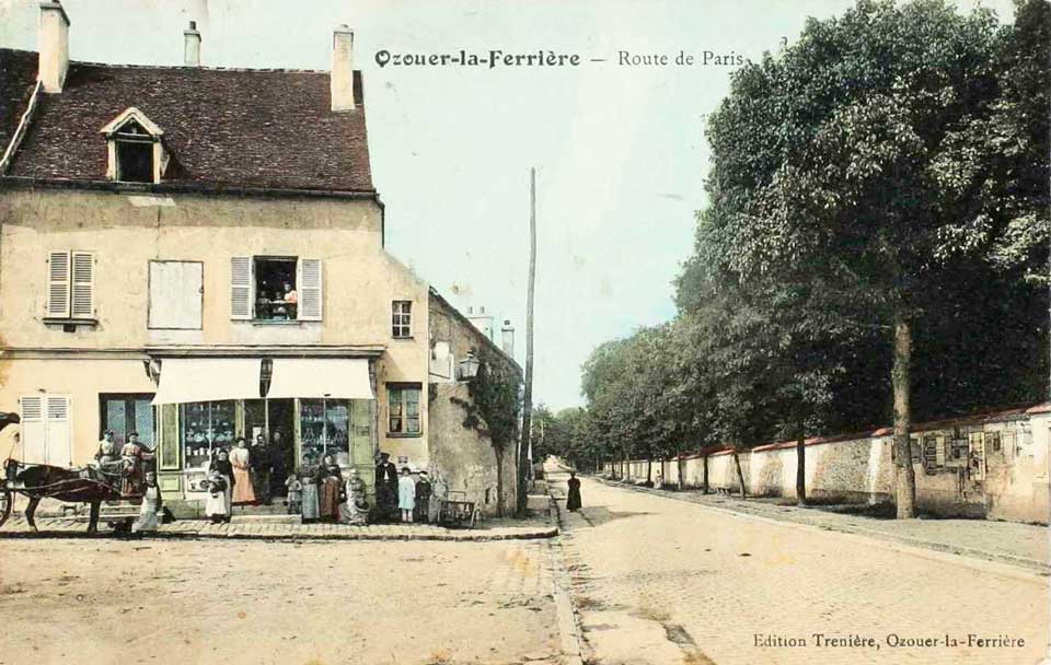 0zouer-la-Ferrière Route de Paris vers 1905