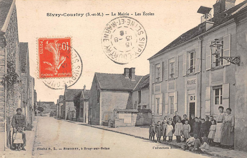 La mairie Les Ecoles de Sivry-Courtry