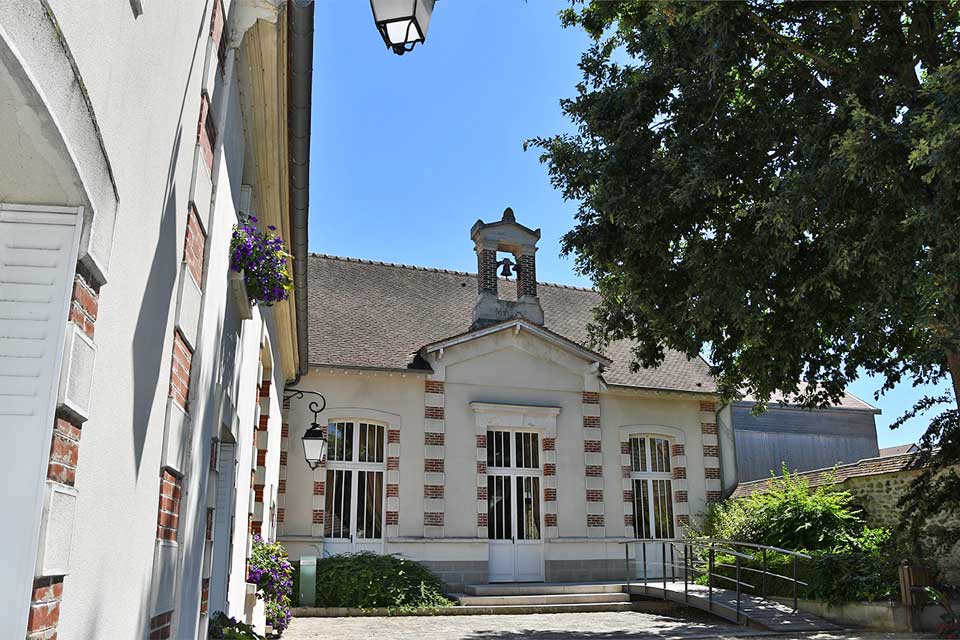 Mairie et Ecole de Chessy