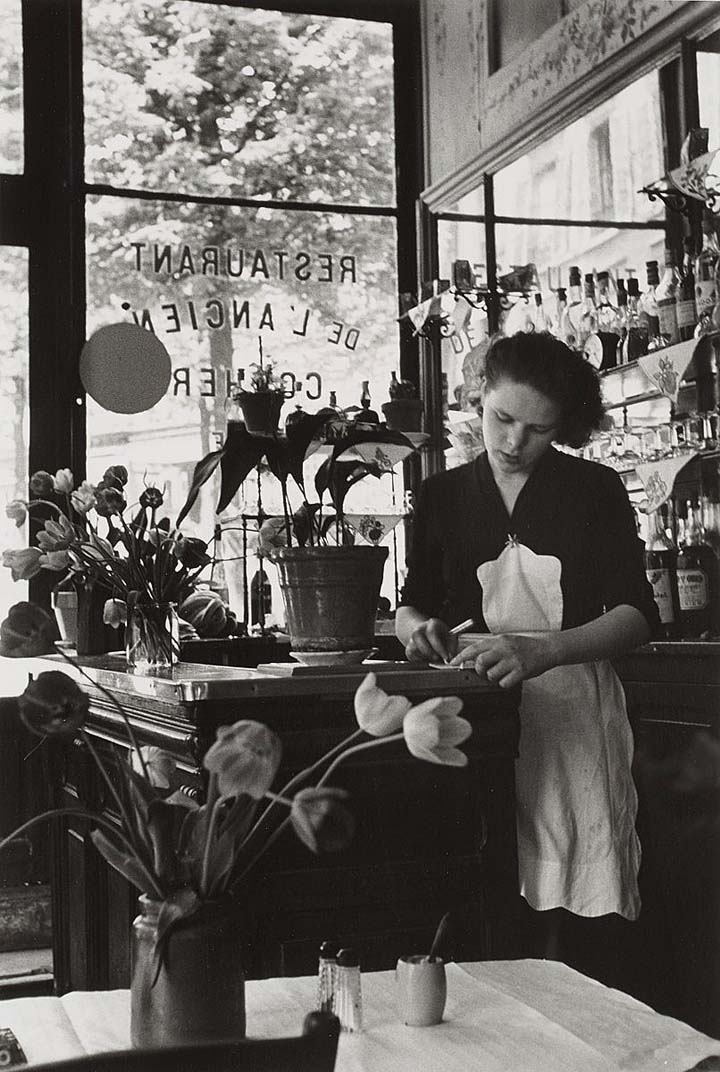 La serveuse Paris 1952