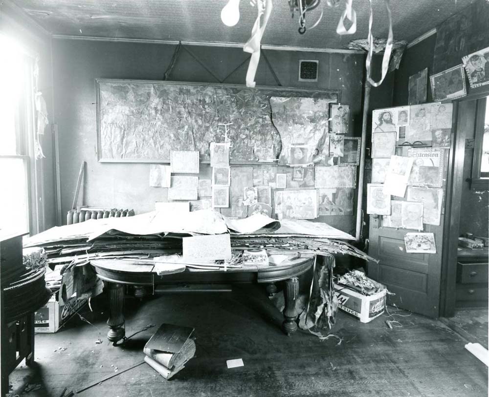 la chambre-atelier d'Henry Darger - mur ouest