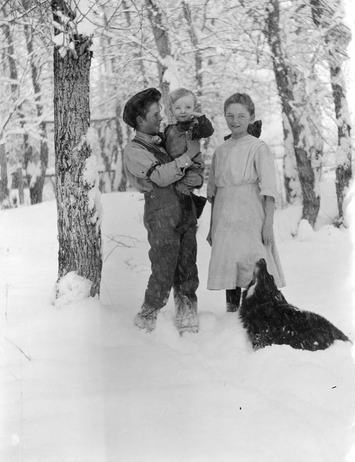 Bert, Ez et Sylvia dans la neige 1916