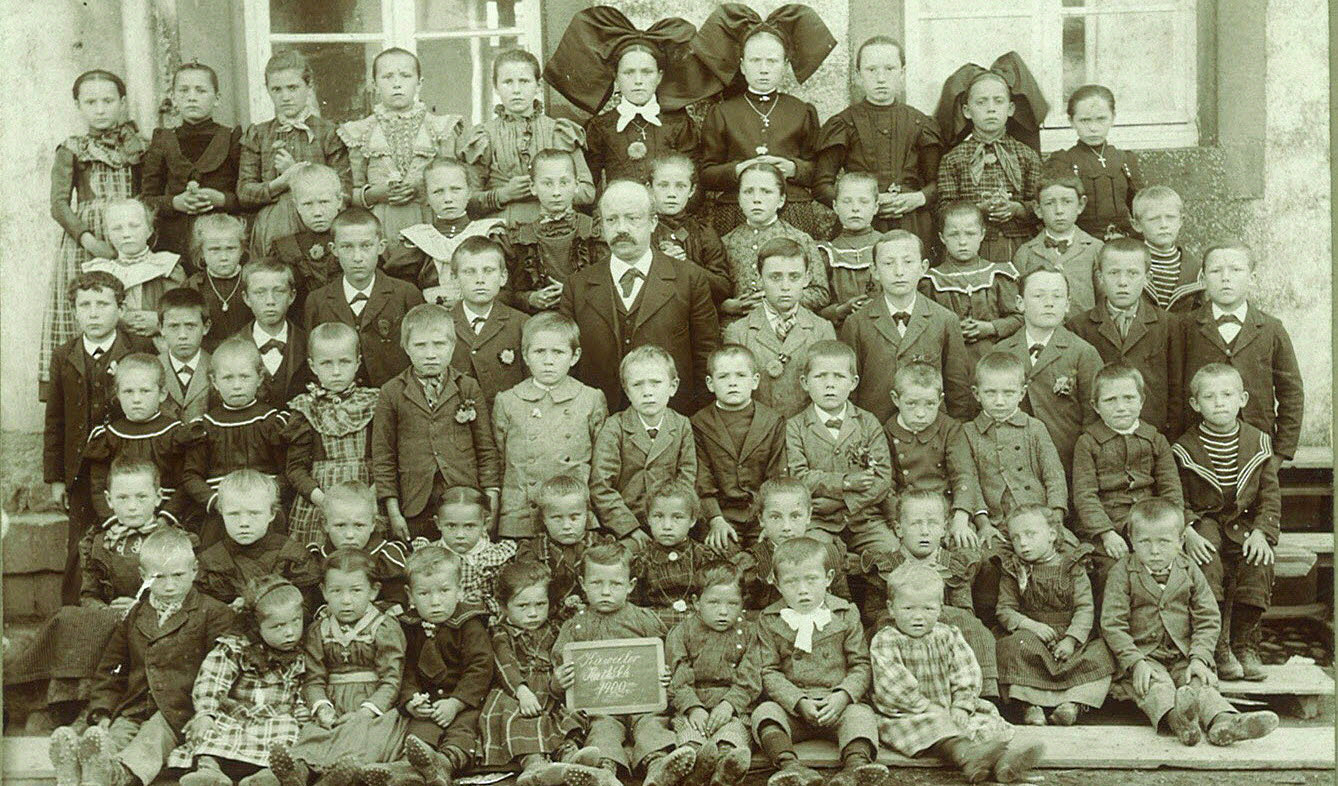 Classe à Kirrwiller (Bas-Rhin) en 1900