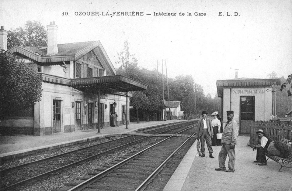 ancienne gare d'Ozouer-la-Ferrière