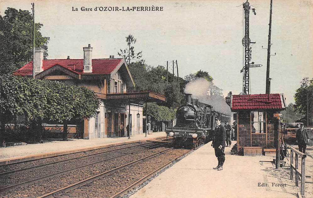 Carte postale écrite par un soldat arrivant à la gare d'Ozoir-la-Ferrière en 1915