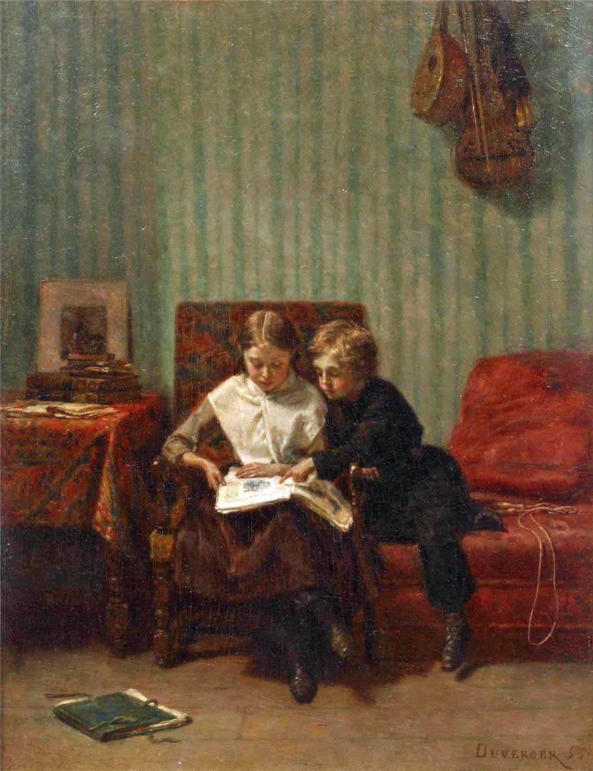 Deux enfants lisant dans un intérieur