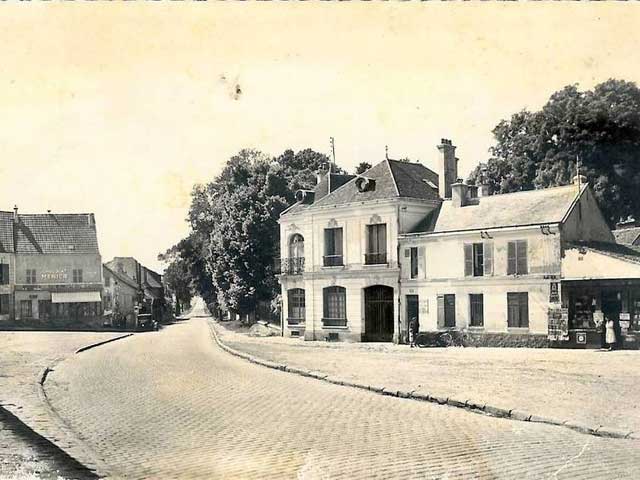 Ozoir-la-Ferrière Place de l'église - vers 1950