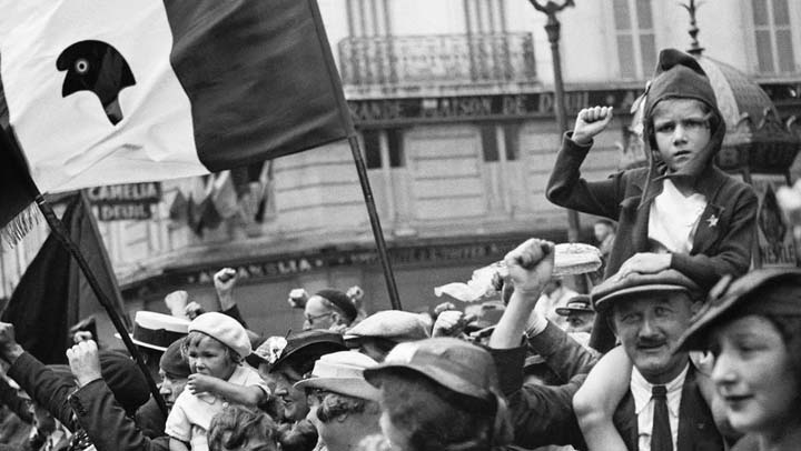 Défilé de la victoire du Front Populaire rue Saint-Antoine Paris 14 juillet 1936