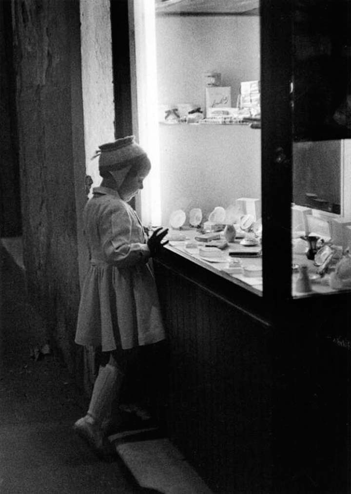 Enfant vitrine Rome 1957
